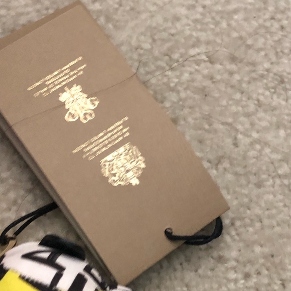 🎁Authentic new with tag Burberry Graffiti charm . - Picture 7 of 9